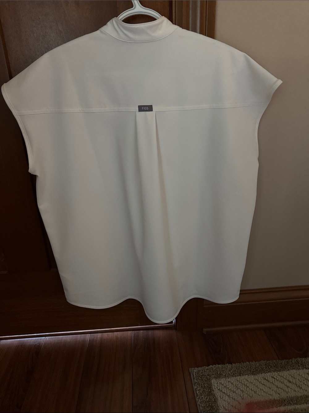Figs off-white oversized scrub top. - Picture 5 of 5